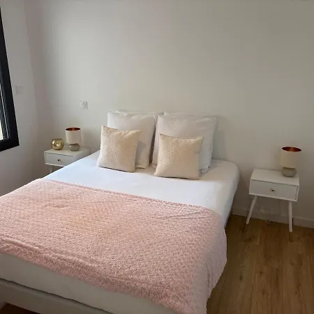 - Piscine & Jacuzzi Villa *