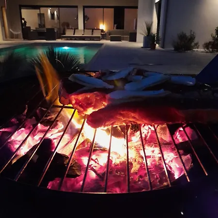 Villa - Piscine & Jacuzzi Flavin