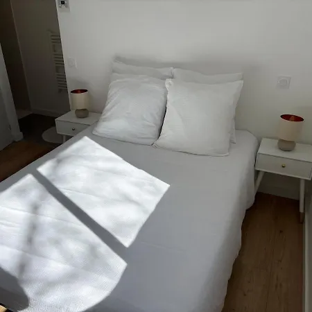 - Piscine & Jacuzzi Villa